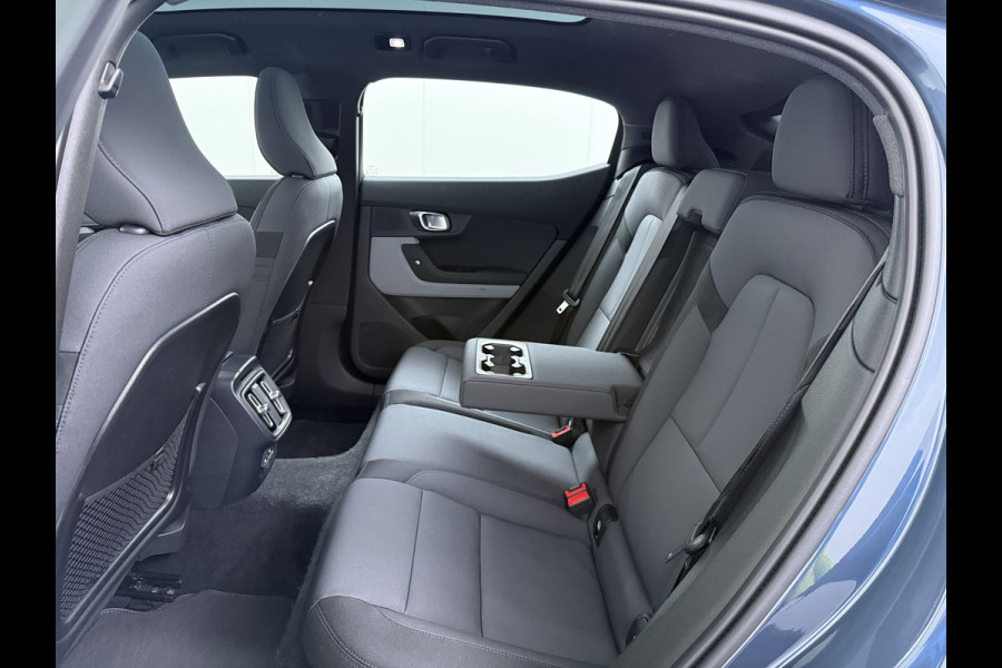 Polestar 2 408PK AWD Long Range Pano-Dak 360°Camera Dual Motor 78kWh SOH 93% Trekhaak Adap.Cruise HarmanKardon®-Audio Apple Carplay Android Elek.Achterklep/Stoelen Lmv 19" Google Maps Keyless Led Origineel Nederlandse Auto Dealeronderhouden 4WD