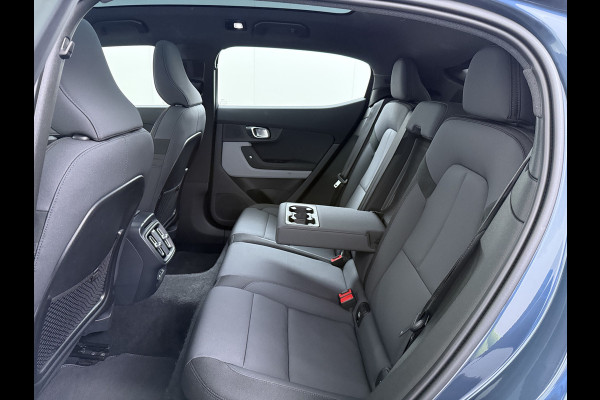 Polestar 2 408PK AWD Long Range Pano-Dak 360°Camera Dual Motor 78kWh SOH 93% Trekhaak Adap.Cruise HarmanKardon®-Audio Apple Carplay Android Elek.Achterklep/Stoelen Lmv 19" Google Maps Keyless Led Origineel Nederlandse Auto Dealeronderhouden 4WD