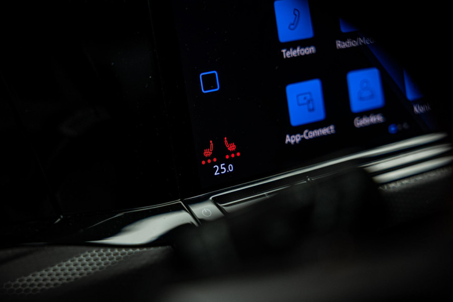 Volkswagen Golf 2.0 TSI GTI