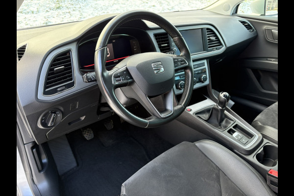 Seat Leon 1.5 TSI Style Business Intense / Opendak / Stoelverwarming / Carplay