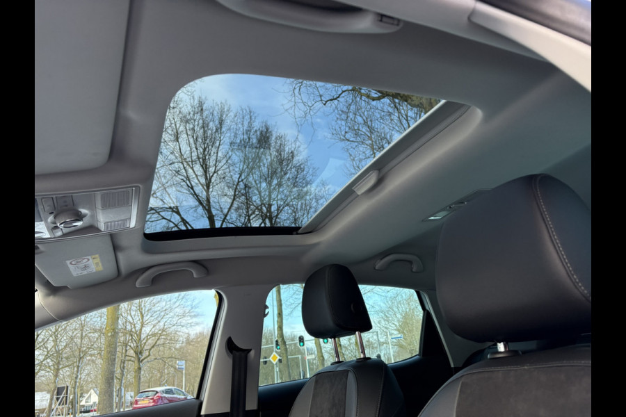 Seat Leon 1.5 TSI Style Business Intense / Opendak / Stoelverwarming / Carplay