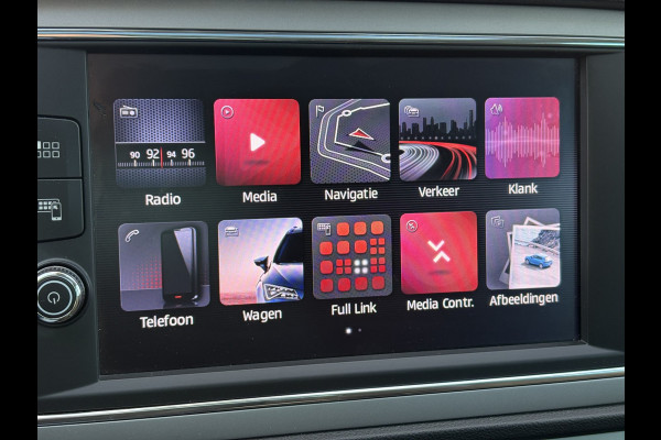 Seat Leon 1.5 TSI Style Business Intense / Opendak / Stoelverwarming / Carplay