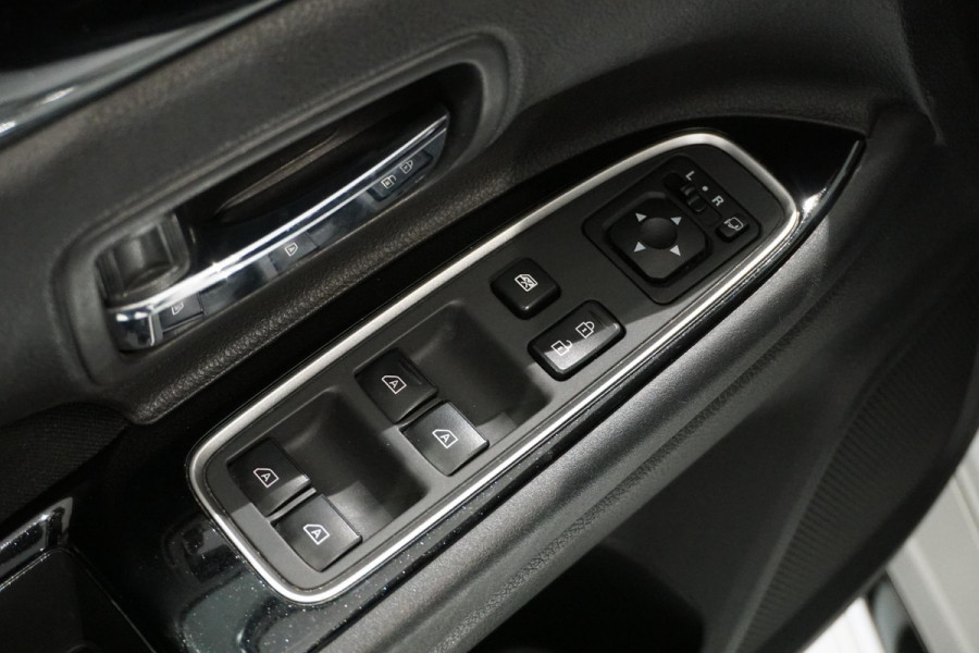 Mitsubishi Outlander 2.4 PHEV Pure + TREKHAAK / CARPLAY / CAMERA / STOELVERWARMING /