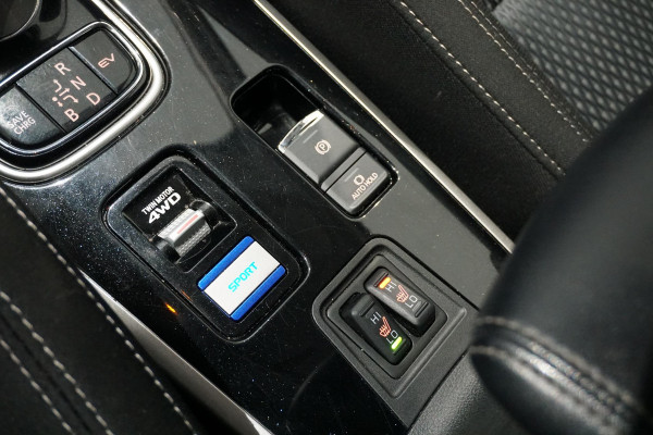 Mitsubishi Outlander 2.4 PHEV Pure + TREKHAAK / CARPLAY / CAMERA / STOELVERWARMING /