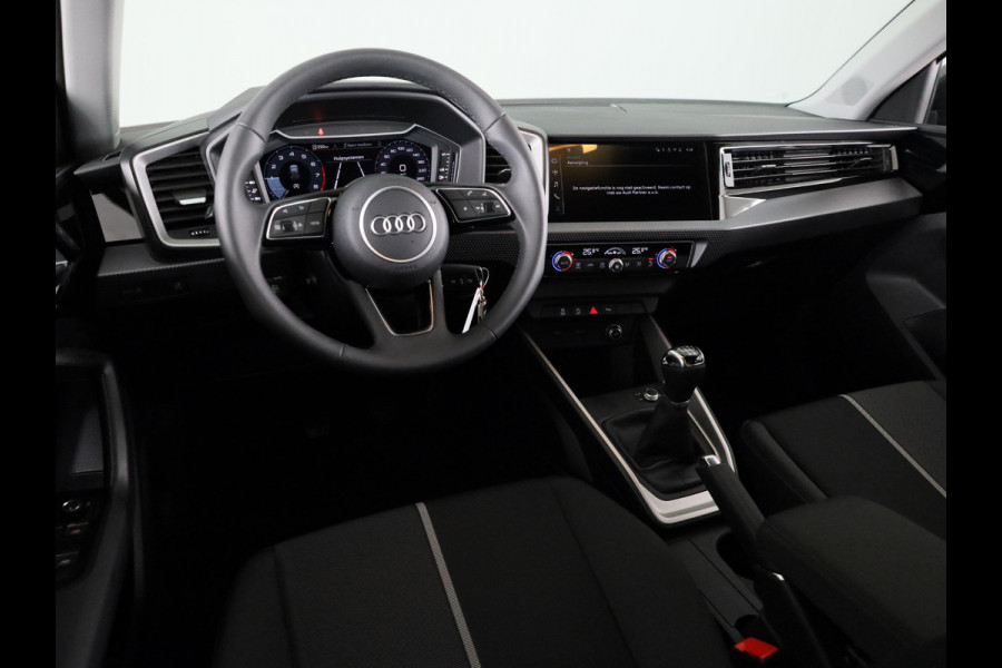 Audi A1 Sportback 25 TFSI S edition 95pk | Parkeerhulp plus | Automatische airco | Navigatie via App | 17 inch lichtmetalen velgen | Dak in contrast kleur