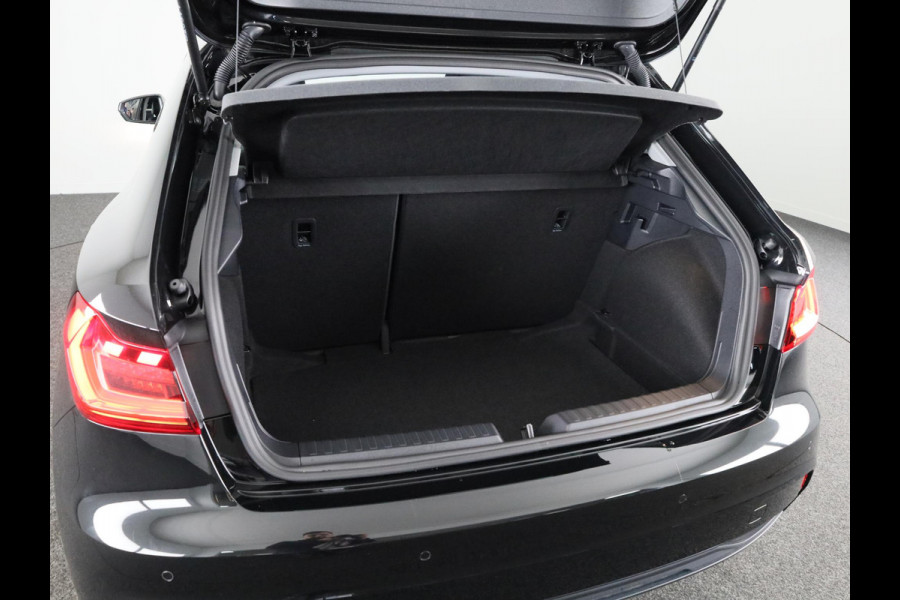 Audi A1 Sportback 25 TFSI S edition 95pk | Parkeerhulp plus | Automatische airco | Navigatie via App | 17 inch lichtmetalen velgen | Dak in contrast kleur