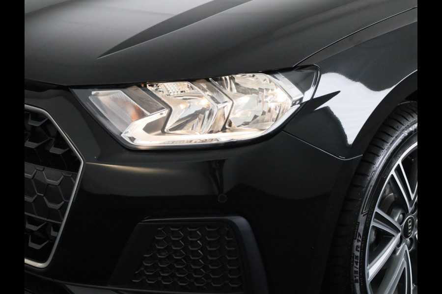 Audi A1 Sportback 25 TFSI S edition 95pk | Parkeerhulp plus | Automatische airco | Navigatie via App | 17 inch lichtmetalen velgen | Dak in contrast kleur