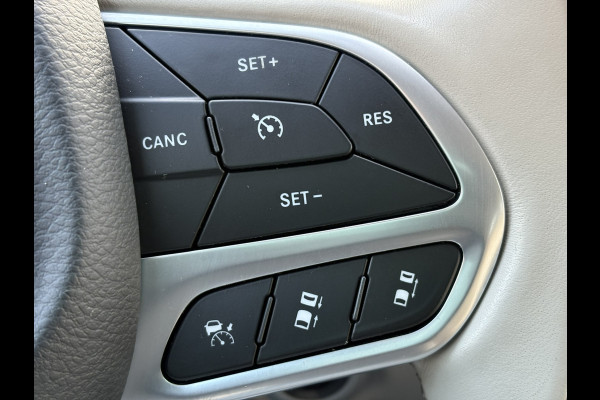 Lancia Voyager 3.6 V6 Hybrid PHEV LIMITED