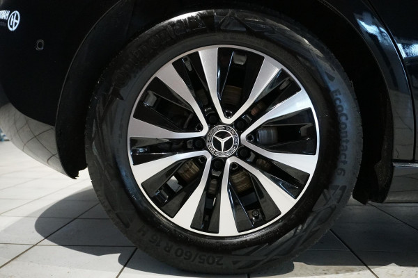 Mercedes-Benz A-Klasse 180 136PK + WIDE SCREEN / CAMERA / STOELVERWARMING /