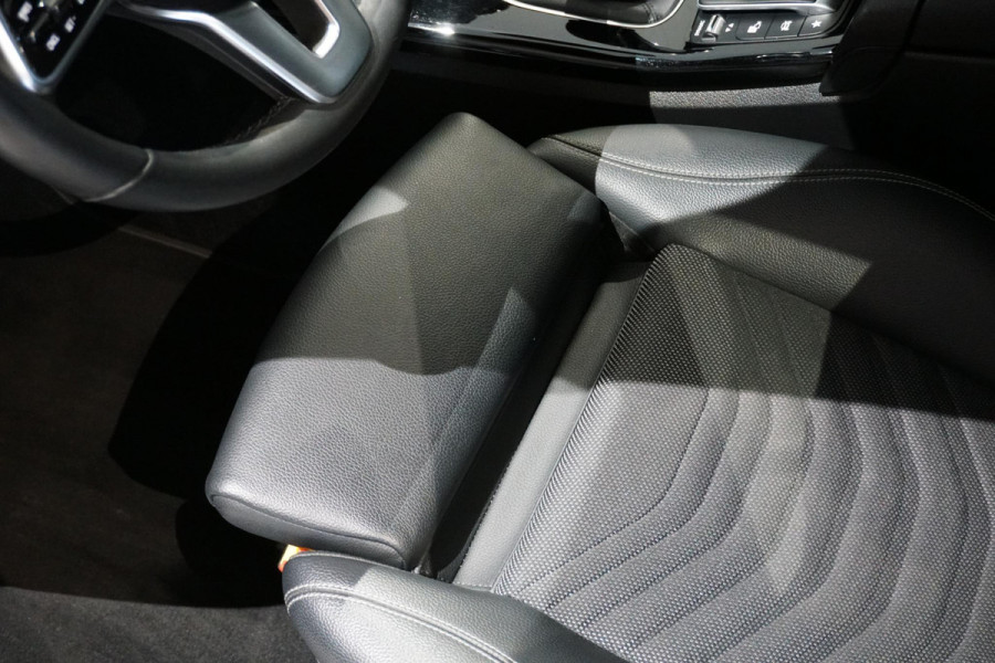 Mercedes-Benz A-Klasse 180 136PK + WIDE SCREEN / CAMERA / STOELVERWARMING /