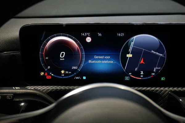 Mercedes-Benz A-Klasse 180 136PK + WIDE SCREEN / CAMERA / STOELVERWARMING /