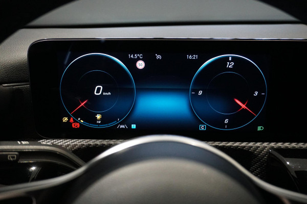 Mercedes-Benz A-Klasse 180 136PK + WIDE SCREEN / CAMERA / STOELVERWARMING /