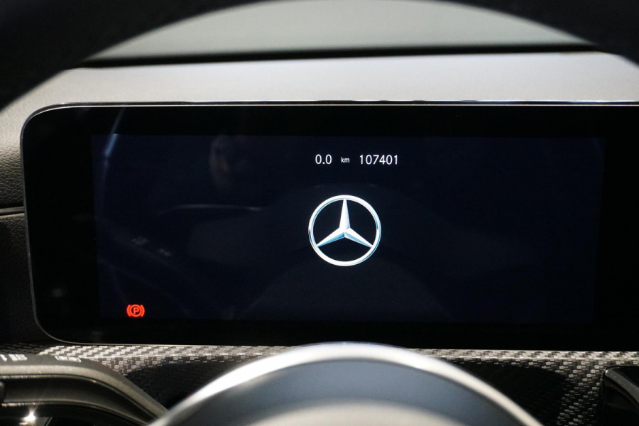 Mercedes-Benz A-Klasse 180 136PK + WIDE SCREEN / CAMERA / STOELVERWARMING /