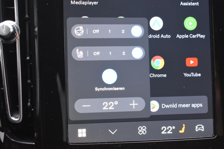 Volvo XC40 B4 211PK Automaat Plus Dark / Navigatie / Adaptive Cruise / Harman Kardon / Stuur- & Stoelverwarming / Elektrische achterklep / Achteruitrijcamera / Elektrische stoelverst. met geheugen / Extra getint glas / Microtech/Nubuck