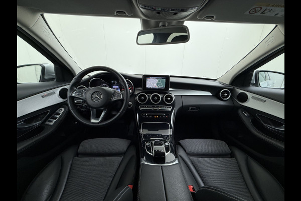 Mercedes-Benz C-Klasse Estate 180T AUT-9 157PK Premium Plus Trekhaak Adap.Cruise Distronic Plus Navi Ecc Pdc Led Stoelverwarming Elek.Stoelen Elek.Achterklep Isofix Lmv 19" Bluetooth
