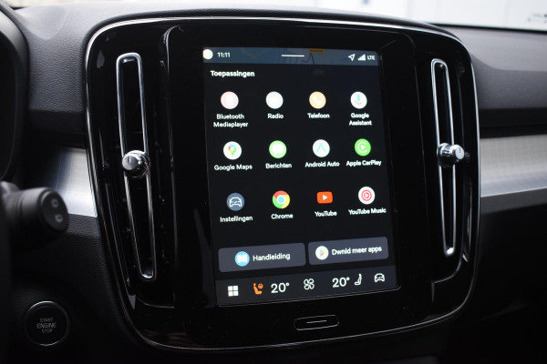 Volvo XC40 B4 211PK Automaat Plus Dark / Navigatie / Adaptive Cruise / Harman Kardon / Stuur- & Stoelverwarming / Elektrische achterklep / Achteruitrijcamera / Elektrische stoelverst. met geheugen / Extra getint glas / Microtech/Nubuck