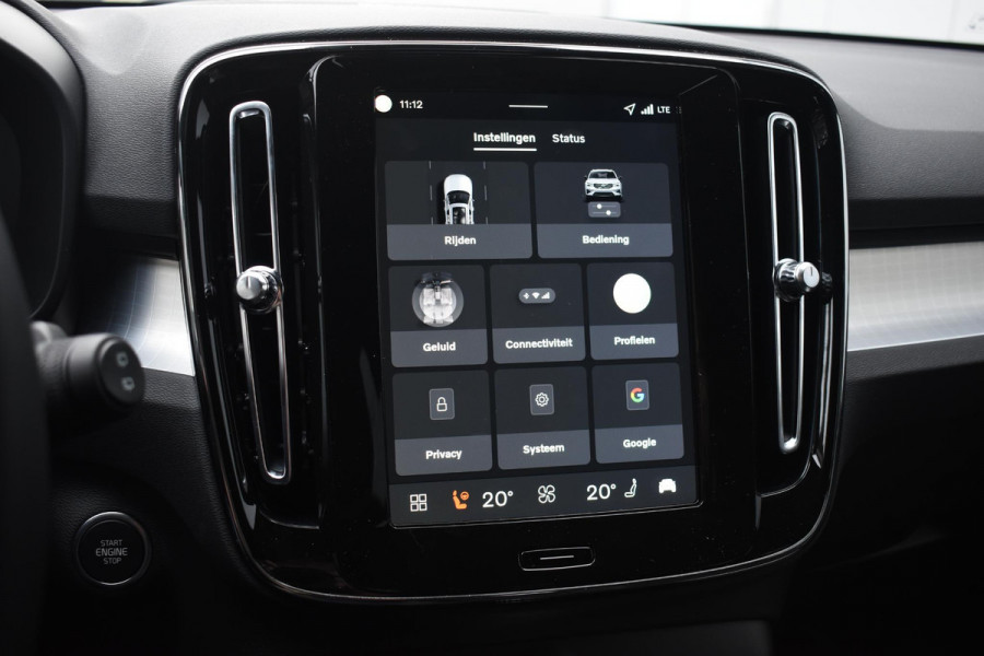 Volvo XC40 B4 211PK Automaat Plus Dark / Navigatie / Adaptive Cruise / Harman Kardon / Stuur- & Stoelverwarming / Elektrische achterklep / Achteruitrijcamera / Elektrische stoelverst. met geheugen / Extra getint glas / Microtech/Nubuck