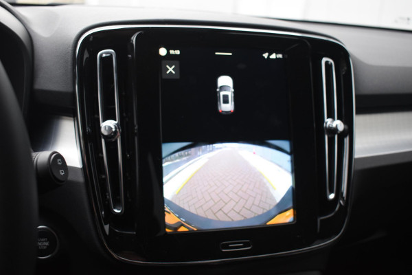 Volvo XC40 B4 211PK Automaat Plus Dark / Navigatie / Adaptive Cruise / Harman Kardon / Stuur- & Stoelverwarming / Elektrische achterklep / Achteruitrijcamera / Elektrische stoelverst. met geheugen / Extra getint glas / Microtech/Nubuck
