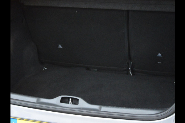 Citroën C4 Cactus 1.2 PureTech Shine TREKHAAK | NAVIGATIE & CARPLAY | CAMERA MET SENSOREN | E.C.C. |