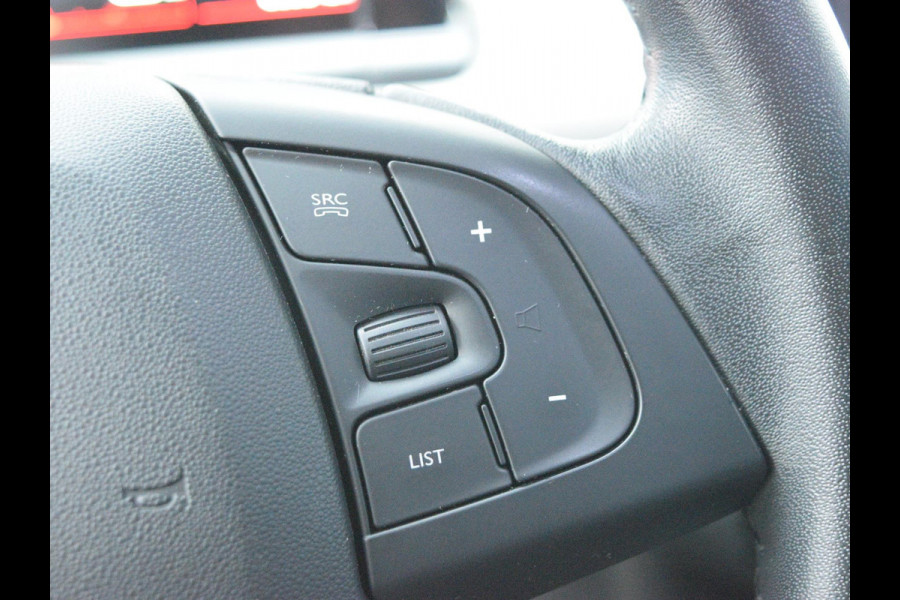 Citroën C4 Cactus 1.2 PureTech Shine TREKHAAK | NAVIGATIE & CARPLAY | CAMERA MET SENSOREN | E.C.C. |