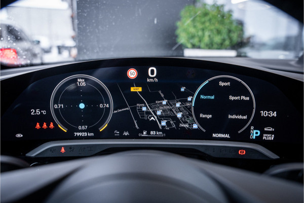 Porsche Taycan Performance 84 kWh - Origineel NL | Panorama | Sport Chrono + | Bose | Memory | Lift