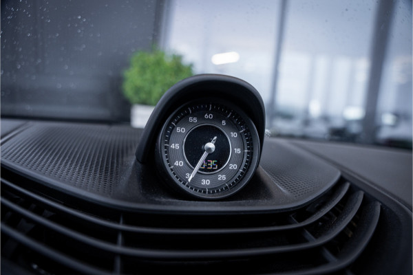 Porsche Taycan Performance 84 kWh - Origineel NL | Panorama | Sport Chrono + | Bose | Memory | Lift