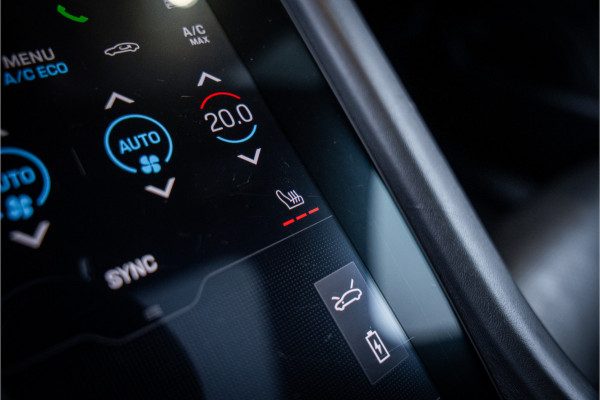 Porsche Taycan Performance 84 kWh - Origineel NL | Panorama | Sport Chrono + | Bose | Memory | Lift