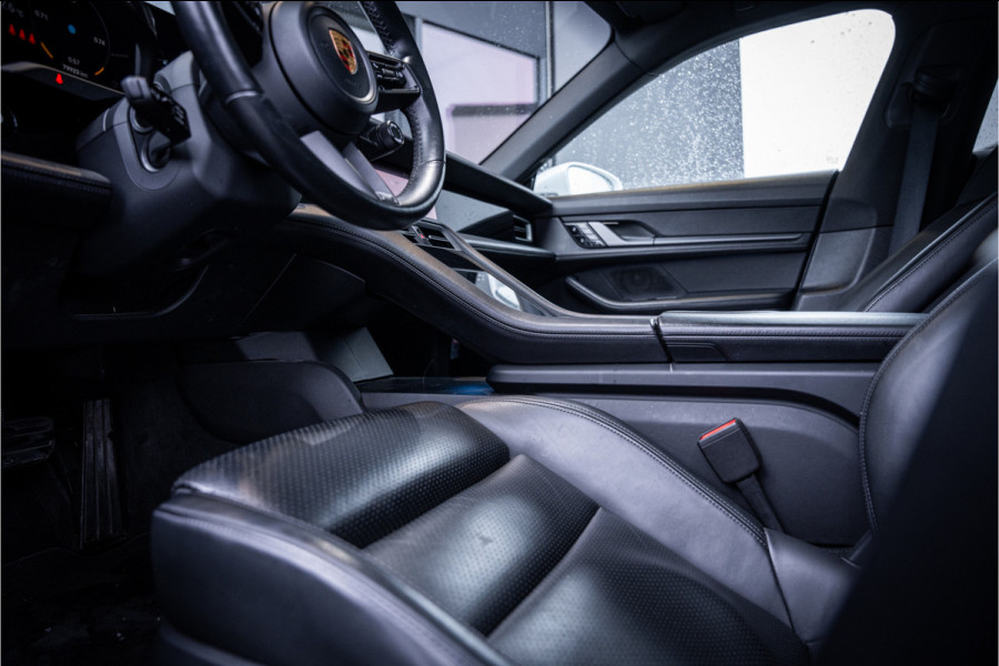 Porsche Taycan Performance 84 kWh - Origineel NL | Panorama | Sport Chrono + | Bose | Memory | Lift
