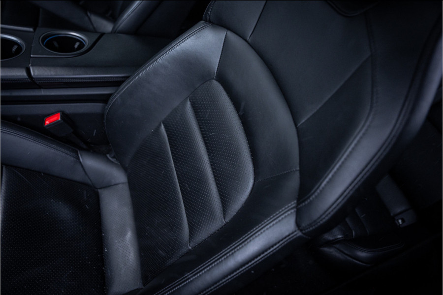 Porsche Taycan Performance 84 kWh - Origineel NL | Panorama | Sport Chrono + | Bose | Memory | Lift