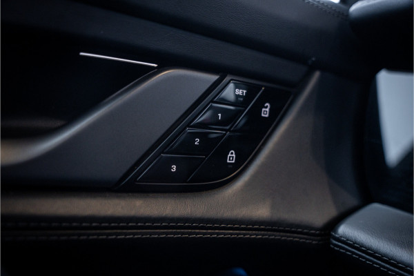 Porsche Taycan Performance 84 kWh - Origineel NL | Panorama | Sport Chrono + | Bose | Memory | Lift