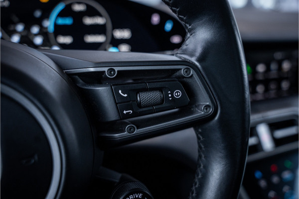 Porsche Taycan Performance 84 kWh - Origineel NL | Panorama | Sport Chrono + | Bose | Memory | Lift