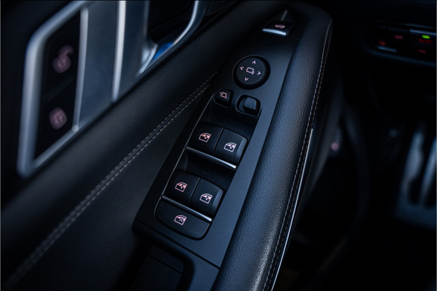 BMW X5 xDrive45e High Executive - M Sport | Dravitgrau | Kuipstoelen | Panorama | Memory