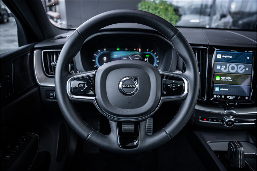 Volvo XC60 2.0 Recharge T8 AWD R-Design - Luchtvering | Panorama | H&K | Memory | 360 Camera