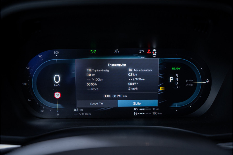 Volvo XC60 2.0 Recharge T8 AWD R-Design - Luchtvering | Panorama | H&K | Memory | 360 Camera