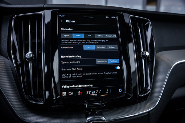 Volvo XC60 2.0 Recharge T8 AWD R-Design - Luchtvering | Panorama | H&K | Memory | 360 Camera