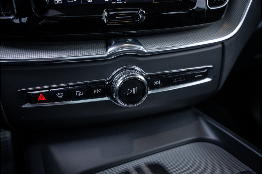 Volvo XC60 2.0 Recharge T8 AWD R-Design - Luchtvering | Panorama | H&K | Memory | 360 Camera
