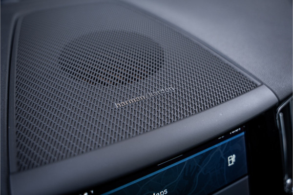 Volvo XC60 2.0 Recharge T8 AWD R-Design - Luchtvering | Panorama | H&K | Memory | 360 Camera