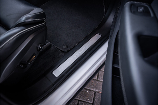 Volvo XC60 2.0 Recharge T8 AWD R-Design - Luchtvering | Panorama | H&K | Memory | 360 Camera