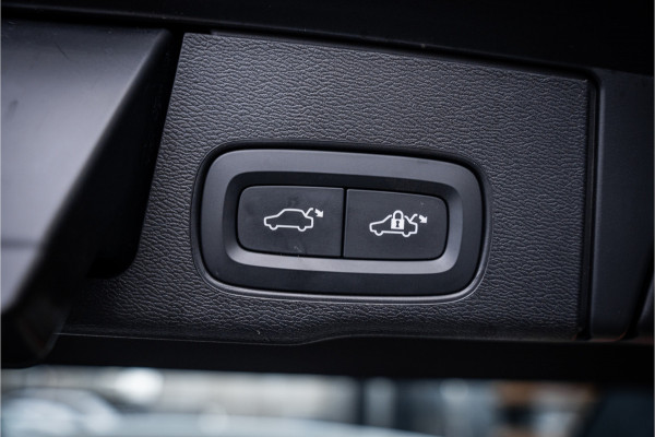 Volvo XC60 2.0 Recharge T8 AWD R-Design - Luchtvering | Panorama | H&K | Memory | 360 Camera