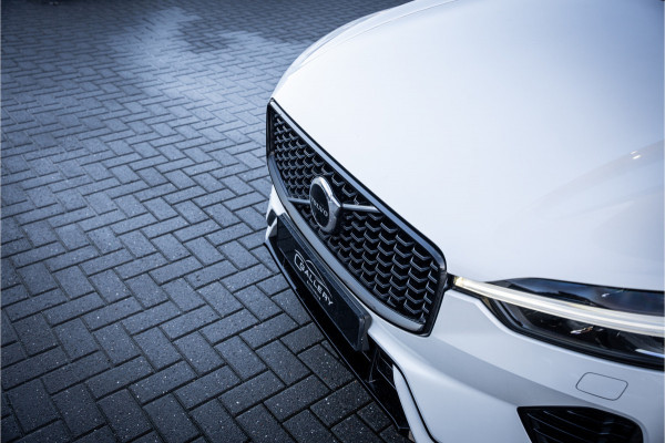 Volvo XC60 2.0 Recharge T8 AWD R-Design - Luchtvering | Panorama | H&K | Memory | 360 Camera