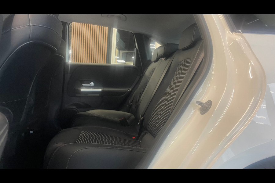 Mercedes-Benz B-Klasse 250 e Business Line, Navigatie, Climate control, Camera, Cruise control, Lichtmetaal.