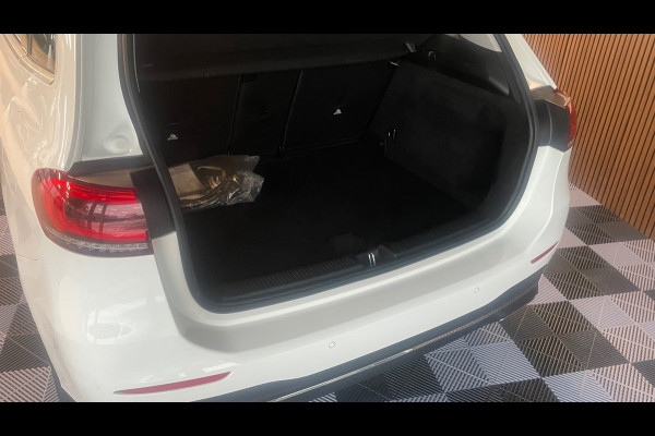 Mercedes-Benz B-Klasse 250 e Business Line, Navigatie, Climate control, Camera, Cruise control, Lichtmetaal.