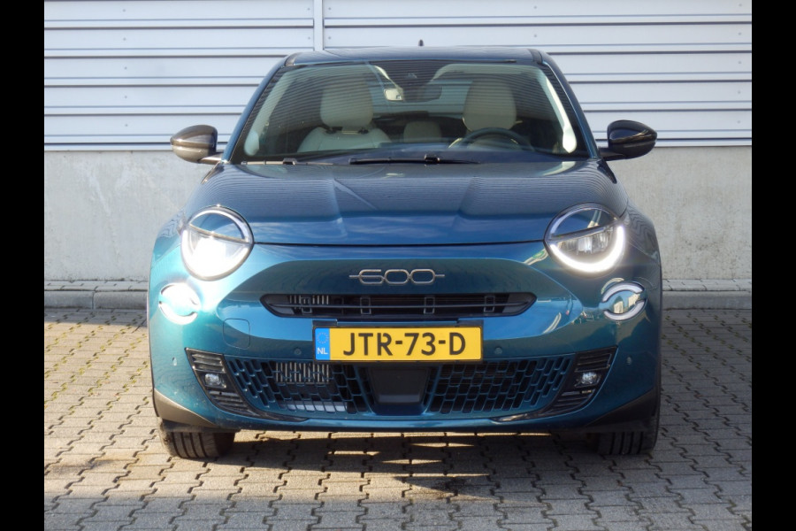 Fiat 600 101PK Hybrid La Prima | 360 camera | Massagestoel | Compleet |