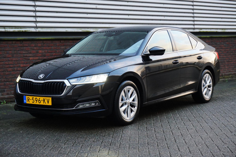 Škoda Octavia 1.0 TSI Business Edition Plus/Trekhaak/Leer/ 100%-Dealeronderhouden.