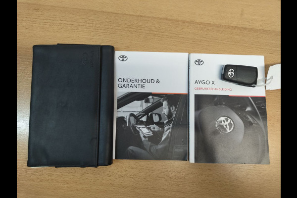 Toyota Aygo X 1.0 VVT-i MT Play led | adaptive cruise