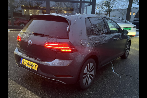 Volkswagen e-Golf e-Golf SOH 91% | Warmtepomp | Origineel NL (NAP) | Virtual Dashboard | Camera | Adaptieve Cruise Control | Keurig Onderhouden | Rijklaar Geleverd!  12 Mnd BOVAG garantie |