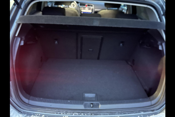 Volkswagen e-Golf e-Golf SOH 91% | Warmtepomp | Origineel NL (NAP) | Virtual Dashboard | Camera | Adaptieve Cruise Control | Keurig Onderhouden | Rijklaar Geleverd!  12 Mnd BOVAG garantie |