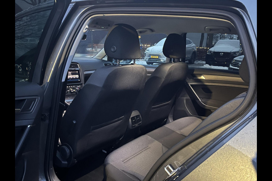 Volkswagen e-Golf e-Golf SOH 91% | Warmtepomp | Origineel NL (NAP) | Virtual Dashboard | Camera | Adaptieve Cruise Control | Keurig Onderhouden | Rijklaar Geleverd!  12 Mnd BOVAG garantie |