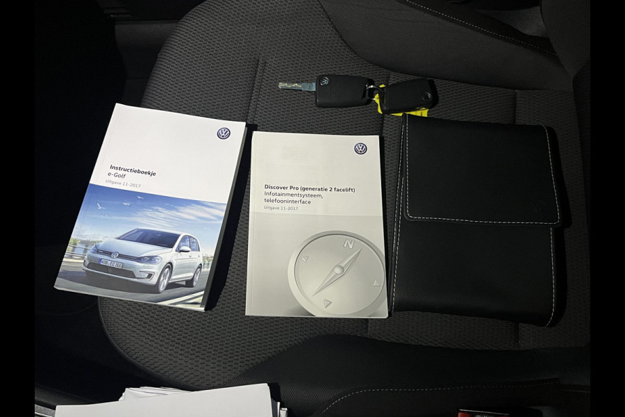 Volkswagen e-Golf e-Golf SOH 91% | Warmtepomp | Origineel NL (NAP) | Virtual Dashboard | Camera | Adaptieve Cruise Control | Keurig Onderhouden | Rijklaar Geleverd!  12 Mnd BOVAG garantie |