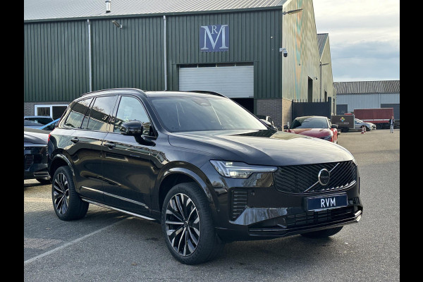 Volvo XC90 2.0 T8 Plug-in hybrid AWD Plus Dark 7-Persoons | Nieuwe Auto (1.000 km) | Vol Opties | Head-Up | Winterpakket | Harman & Kardon | Panoramadak | Memory Stoelen | Matrix-LED | 360 Camera | Rijklaar met Volledige Volvo Fabrieksgarantie